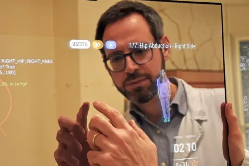 Maya, lo specchio intelligente che monitora la salute dei giovani pazienti oncologici