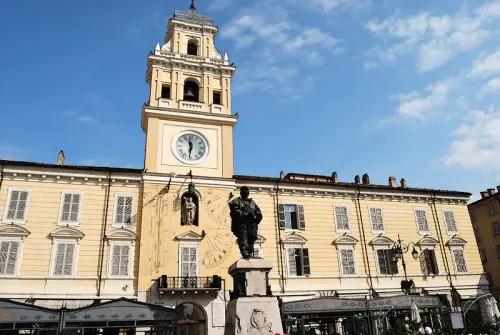 Parma, “Vivi al Centro” anima il cuore della città tra musica, arte e gusto