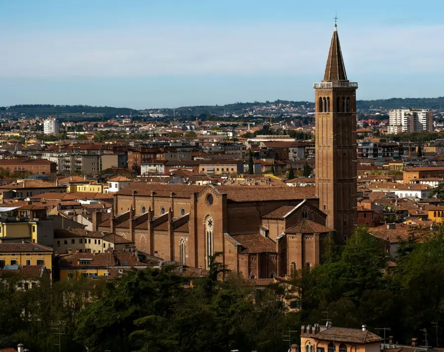 Parma, tentata rapina a due turisti svedesi vicino alla stazione: arrestati due uomini