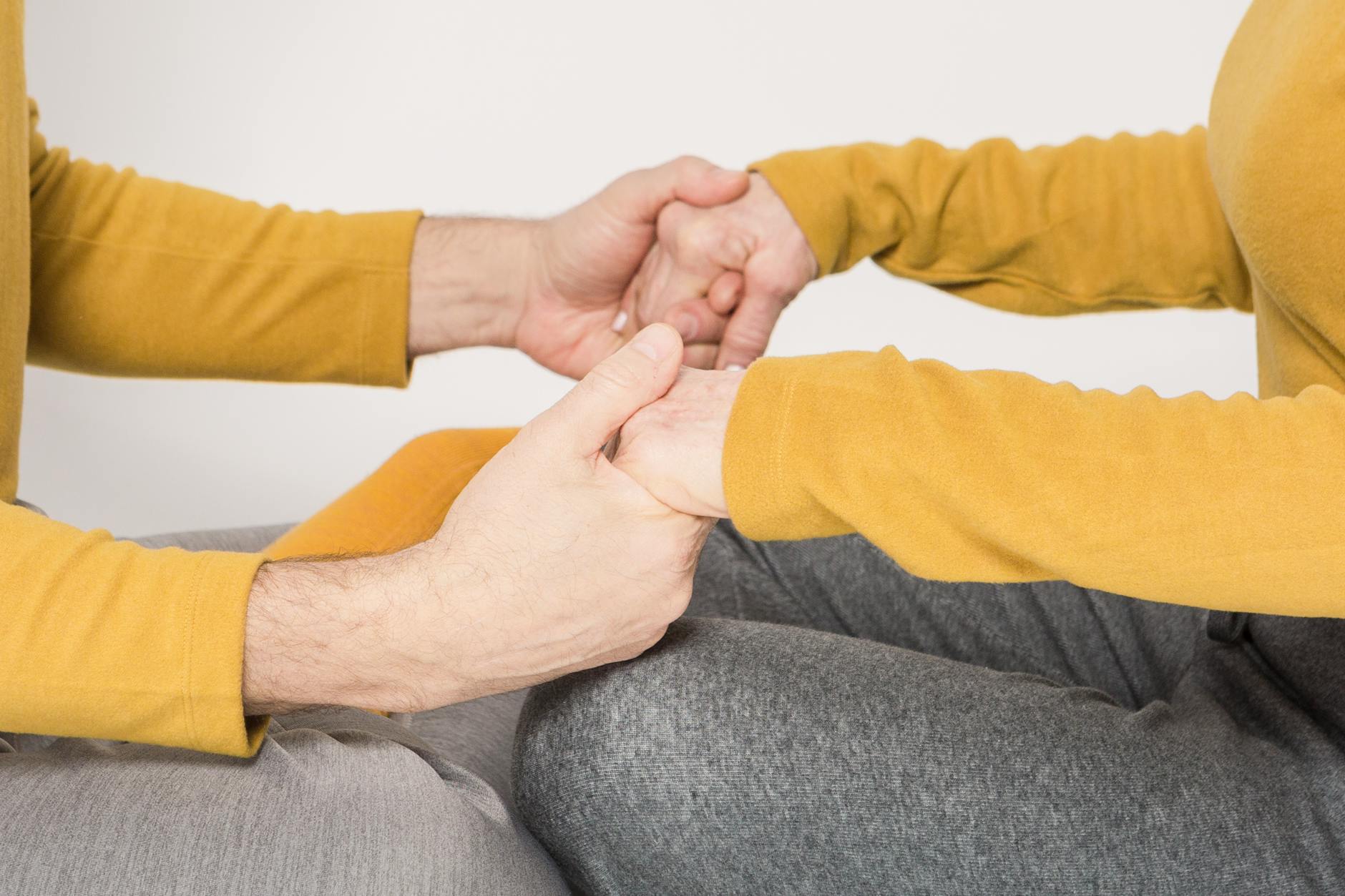 Parma, maggio dedicato ai caregiver familiari con corsi e incontri