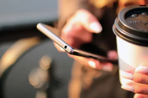 Truffa via SMS, coniugi 69enni raggirati con finto bonifico