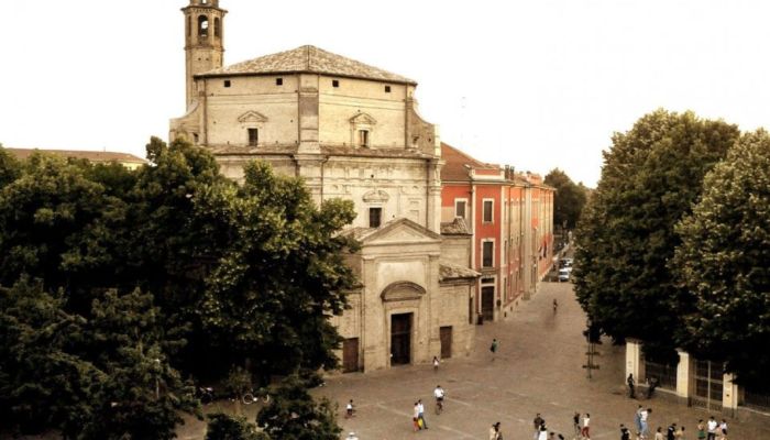 Parma rinnova il parco auto della Polizia Locale: cinque nuove vetture consegnate in Piazzale Picelli